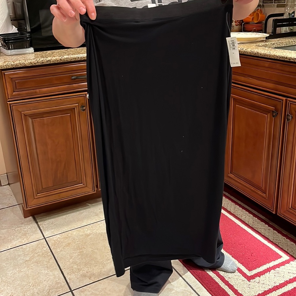 Old Navy Black Knee length pencil skirt